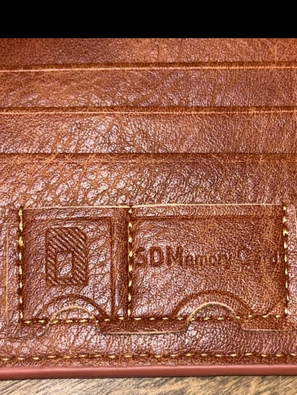 GIEBHIA Men's Genuine Brown Leather Trifold Wallet with RFID Protection